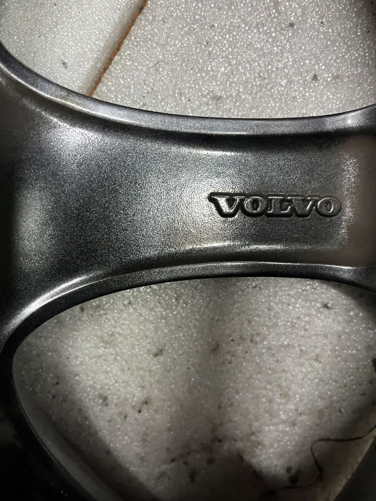Volvo 5x108 8j18 et55 felga aluminiowa s80 xc60 v70 v60