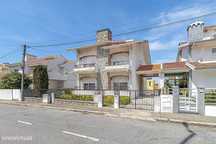 Moradia T4 para arrendamento