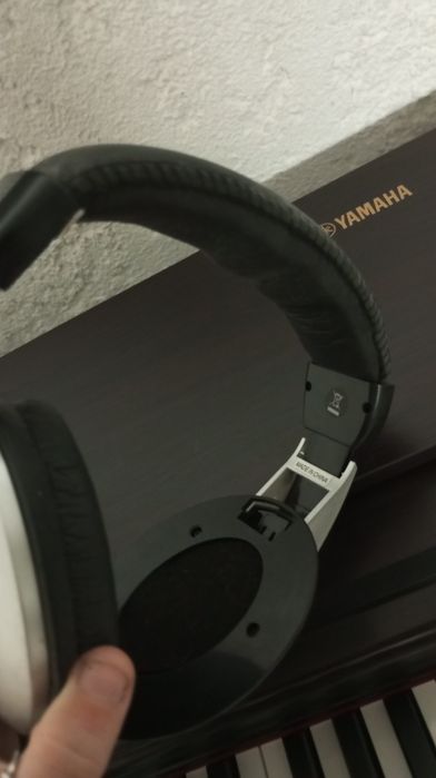 Fones para piano YAMAHA behringer