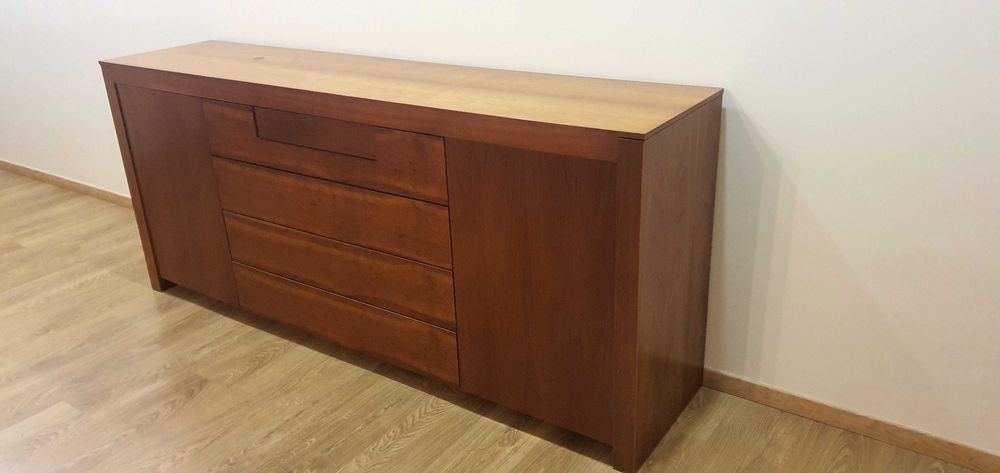 Mobília de Sala de Jantar - Aparador + Mesa