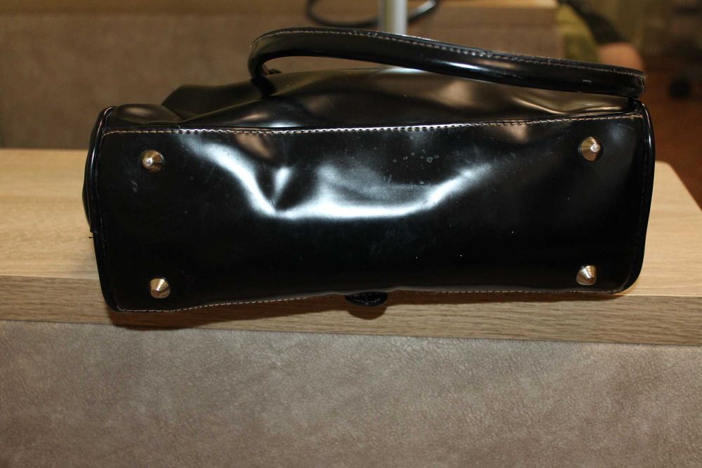 Черная лаковая женская сумка Экокожа,кожзам