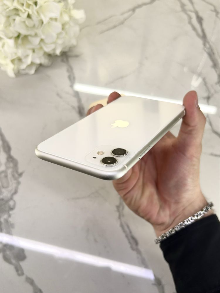 Чудовий iPhone 11 Silver Neverlock (Магазин Гарантія) 64GB