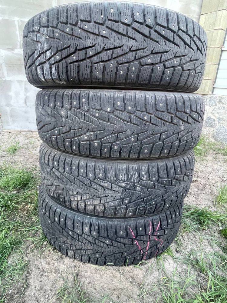 Резина Nokian 245/75r16 зима