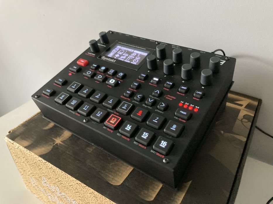 Elektron Syntakt + decksaver