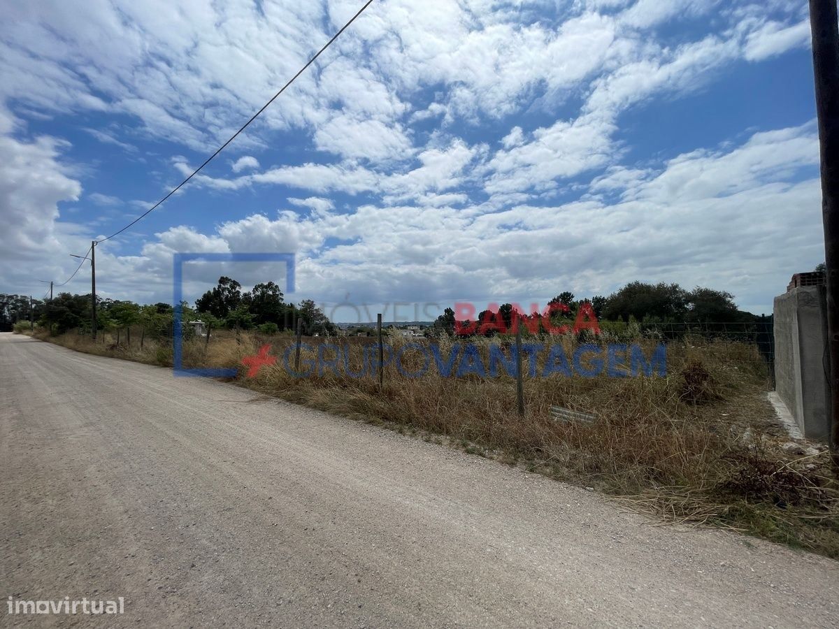 Terreno Rústico com 16.040m2 para construção na Moita
