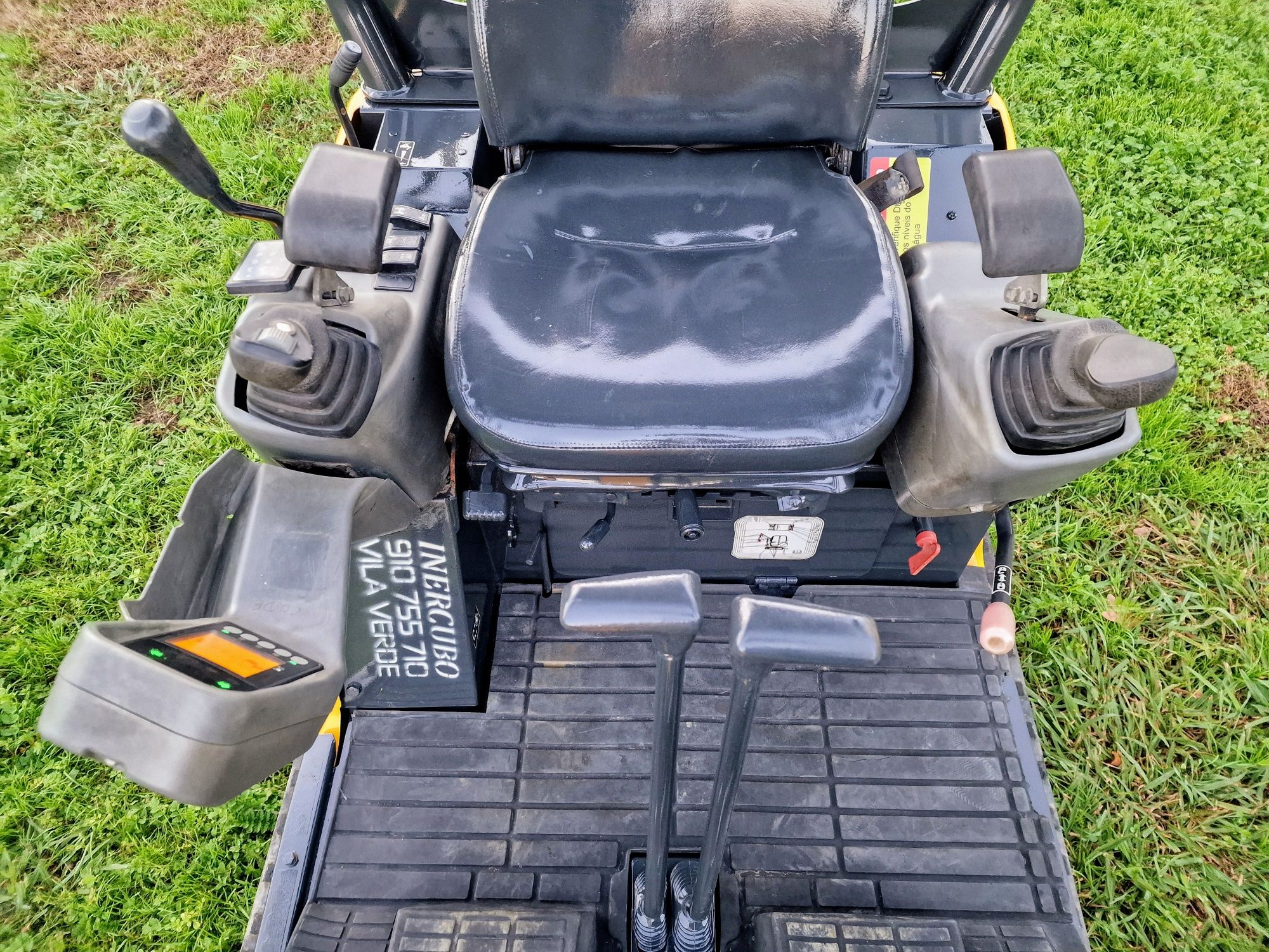 Mini escavadora yanmar 1.8 tn