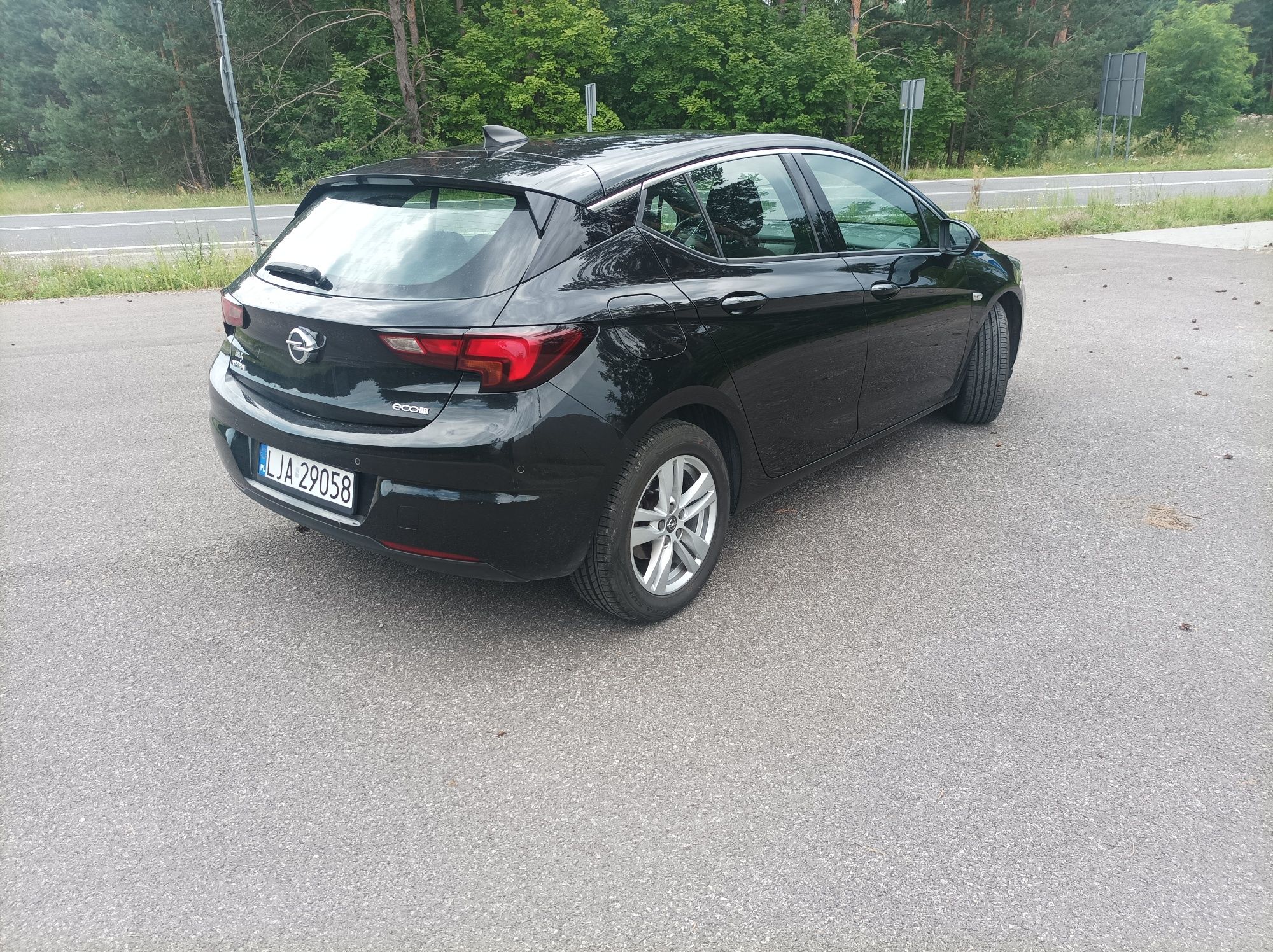Zadbana Astra K bogata wersja