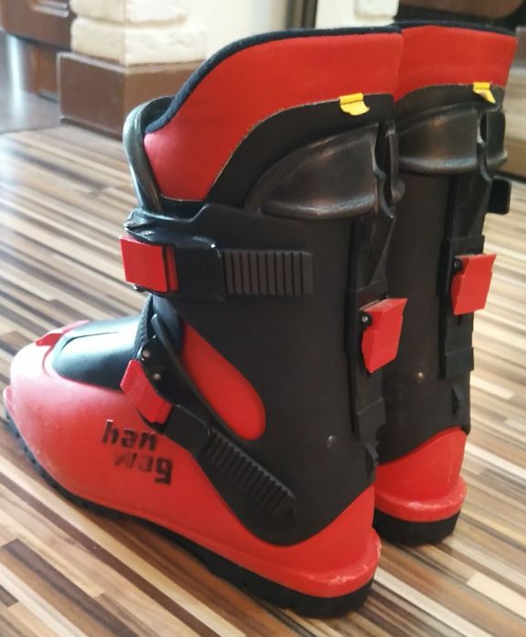 Лижні черевики (ботинки, чоботи)