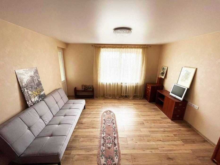 Оренда 2 кімнатної квартири із свіжим ремонтом вул. Демянська