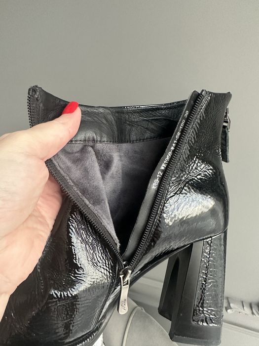 Черевики (ботільони) лакована натуральна шкіра