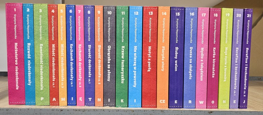Krystyna Niepomucka zestaw 21 książek