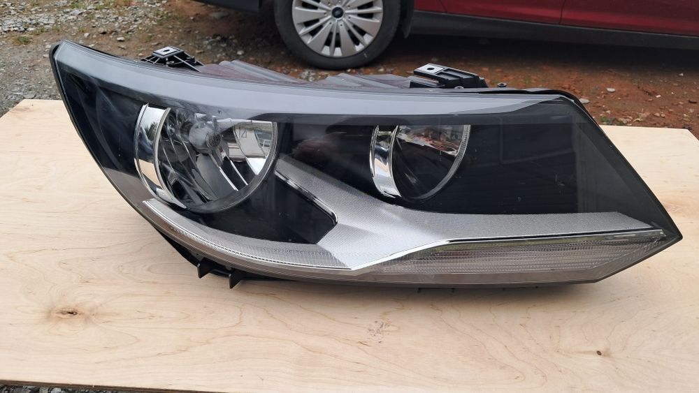 VW. Tiguan l lift. Prawa lampa przednia NOWA.