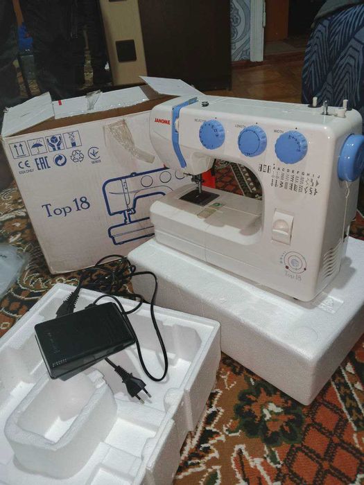Швейная машинка Janome