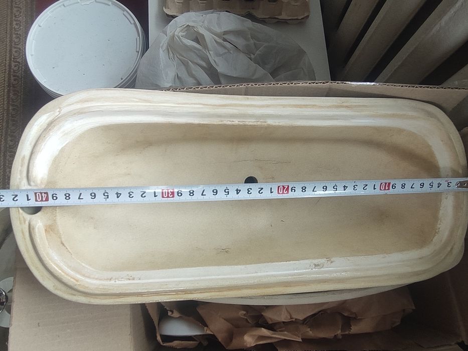 Кришка бачка унітазу.