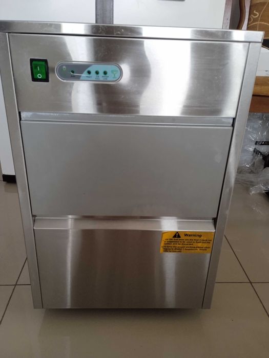 Kostkarka do lodu stalgast