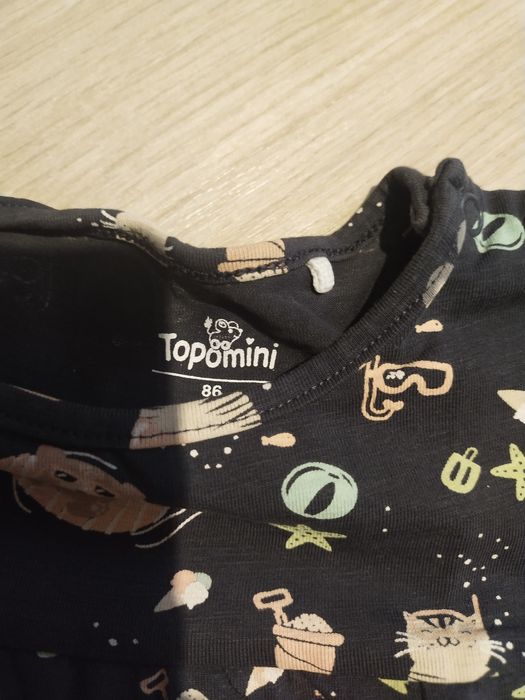 Bluzka t-shirt czarny falbanki z krótkim rękawem Topomini 86