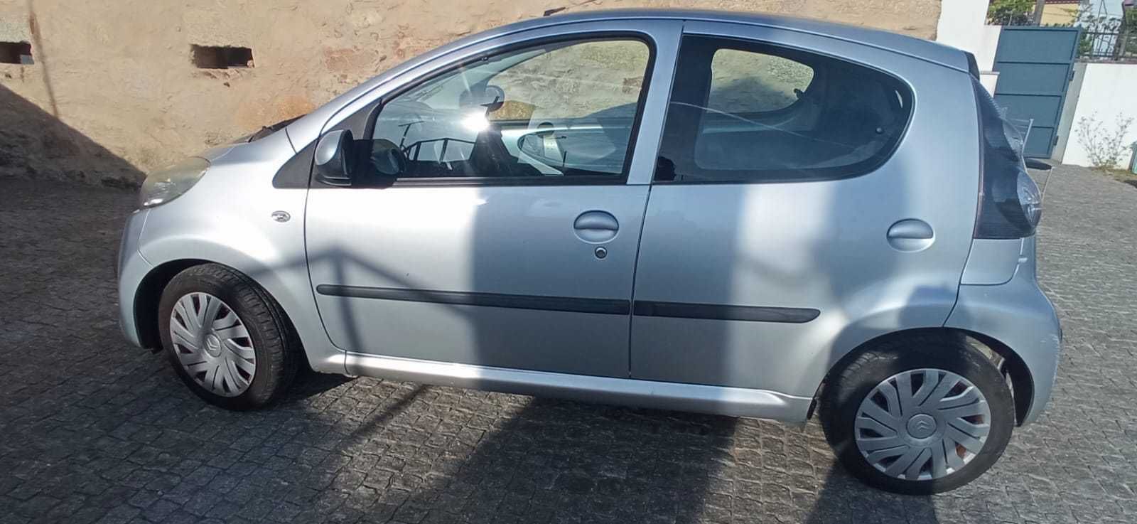 Vendo este carro