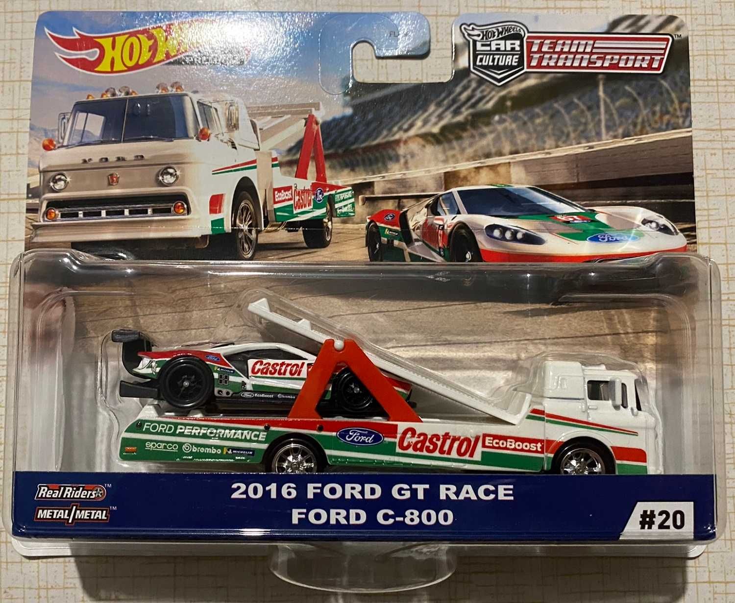 Hot Wheels Team Transport / 20 / 2020 / 2016 Ford GT Race & Ford C-800