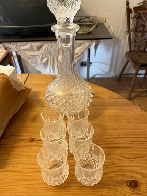 Garrafa licor com 6 copos