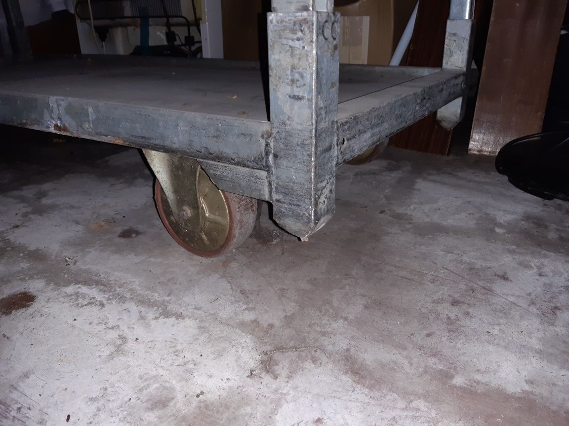Estante em metal resistente com rodas * estante de padeiro