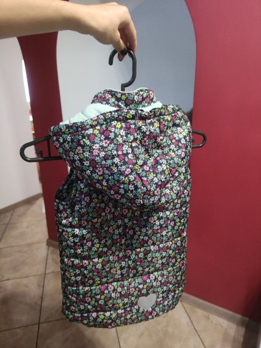 Тепленька желетка/ безрукавка 128р.