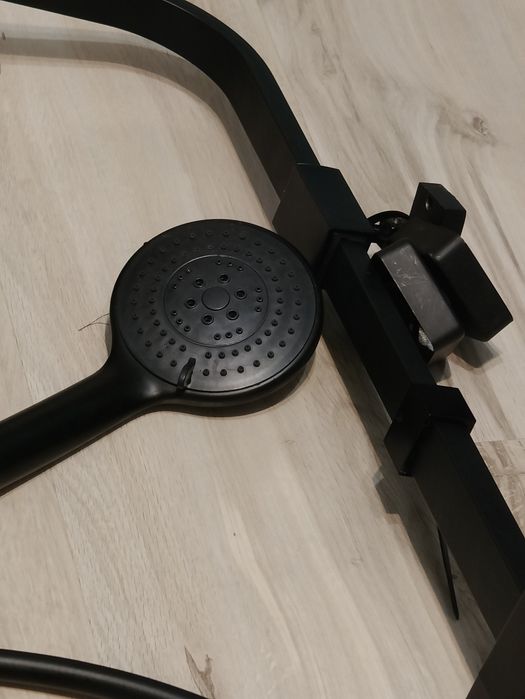 Kolumna prysznicowa, czarna, bateria termostatyczna