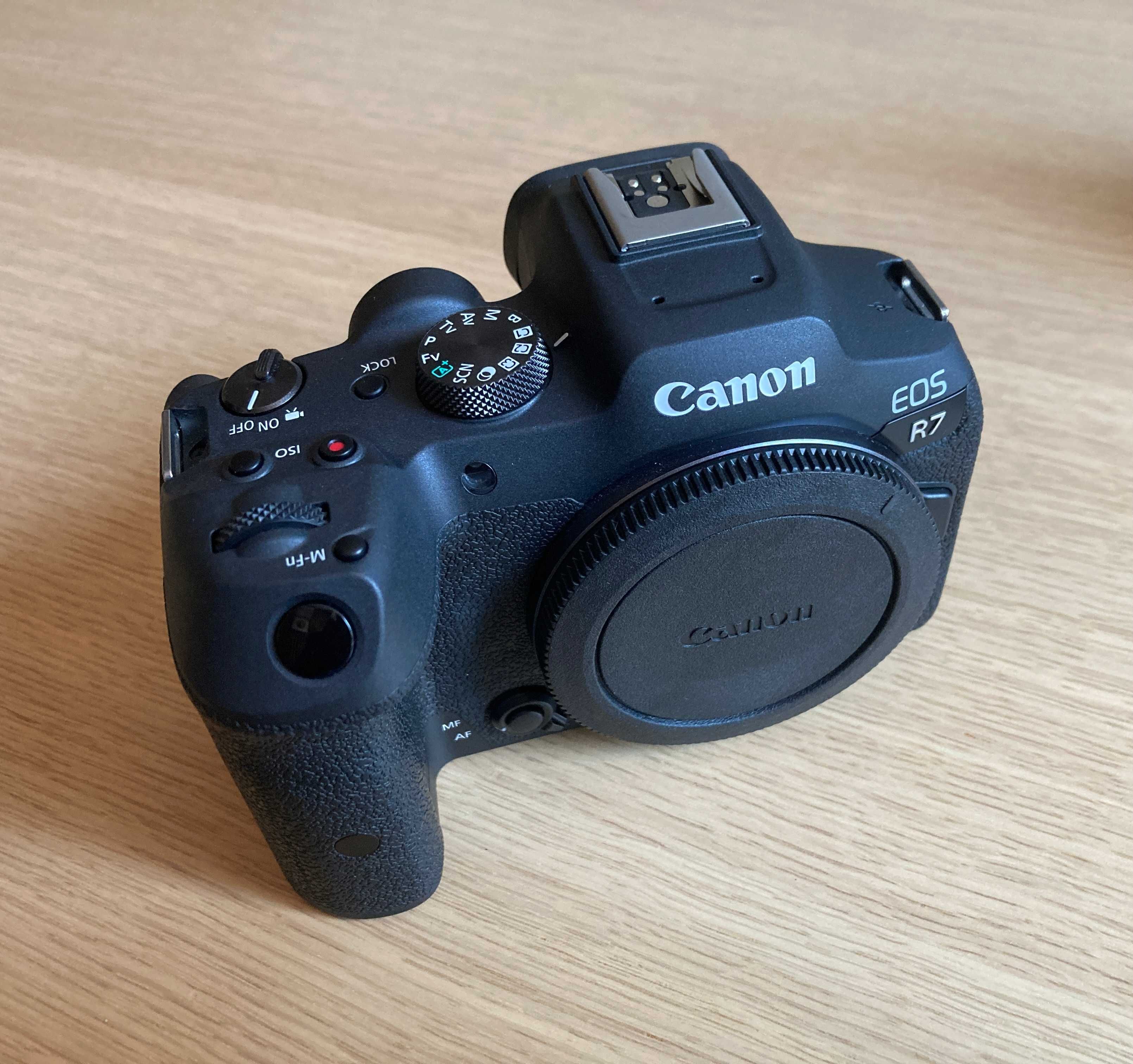 Canon EOS R7 - como nova