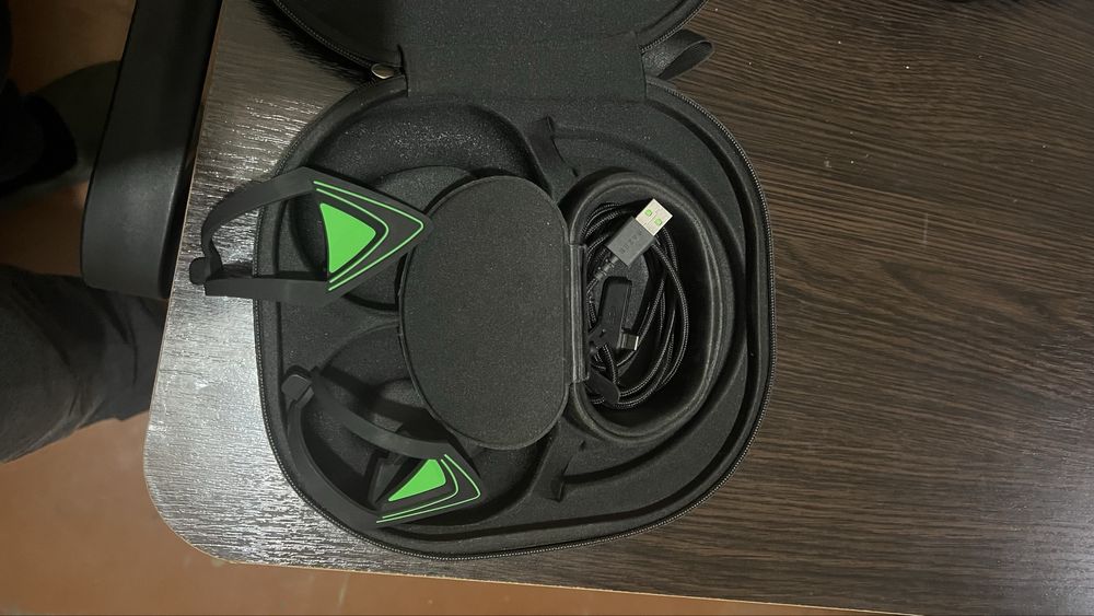 Razer Barracuda Pro Wireless Беспроводные игровые наушники