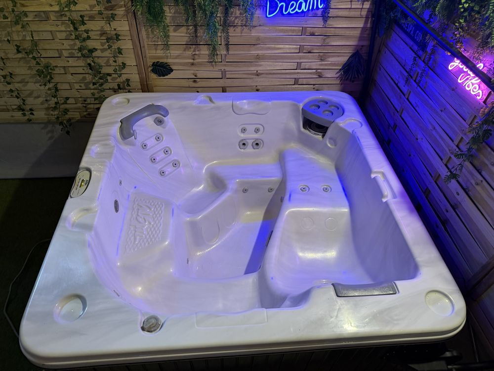 Jacuzzi Call Spa 195x195 USA najlepszy akryl