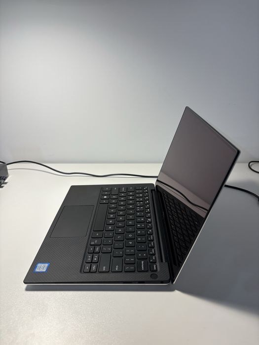 Dell XPS 13 9370 • i7/8GB RAM/256GB SSD • Windows 11 Pro