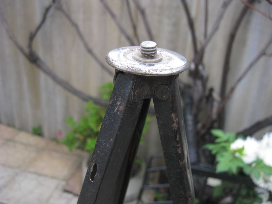 Продам треногу штатив раскладной