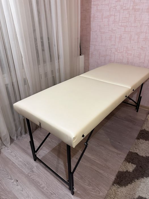 Кушедка для бюті процедур нарашіванбя вій