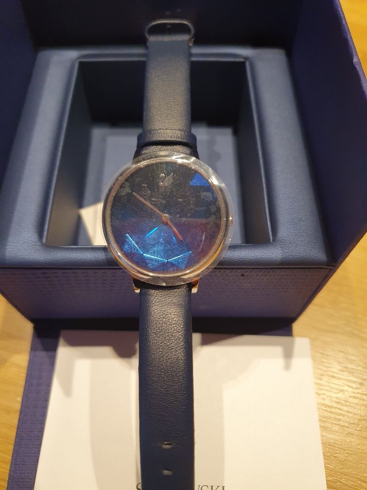 Nowy zegarek SWAROVSKI CRYSTAL LAKE granatowy duży kryształ