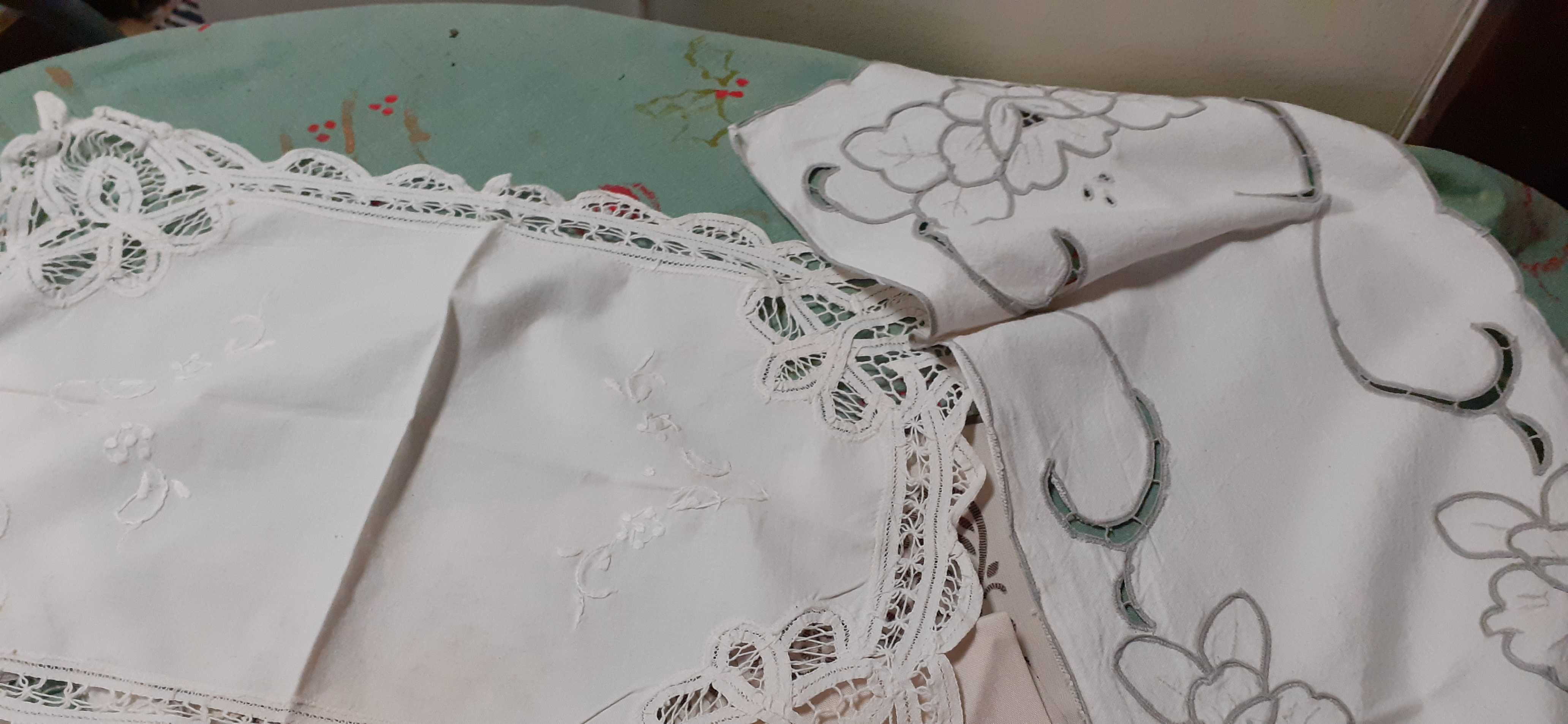 Conjunto de vários panos em linho e tecido (valor por todos)
