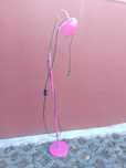 Lampa stojąca różowa