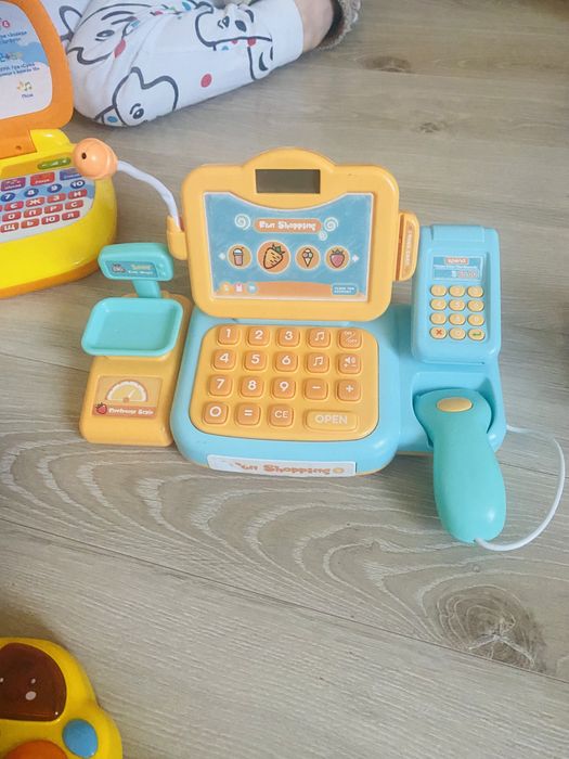 Іграшки всі в робочому стані  на батерейках