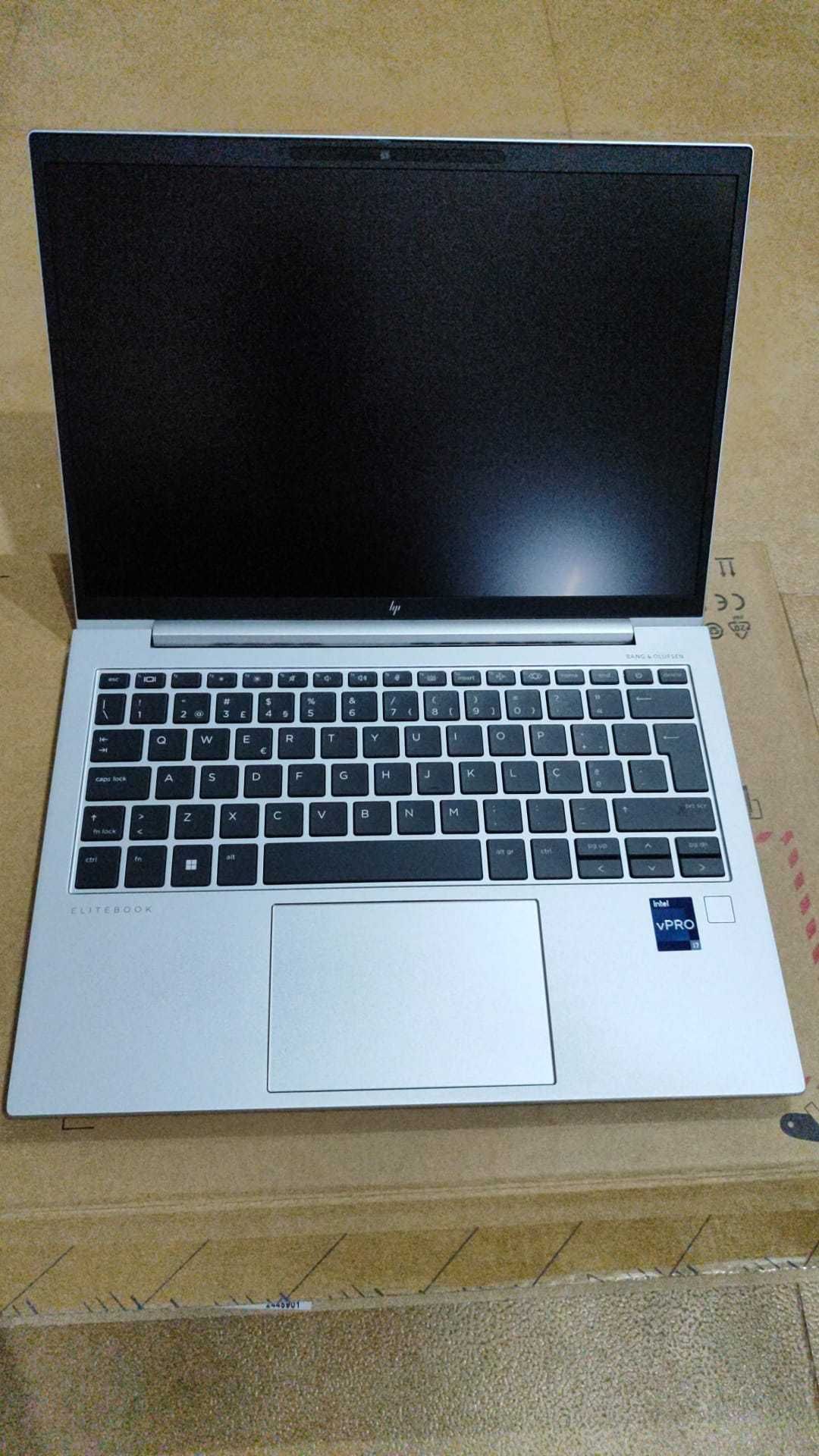 HP EliteBook 830 G10 i7 Novo