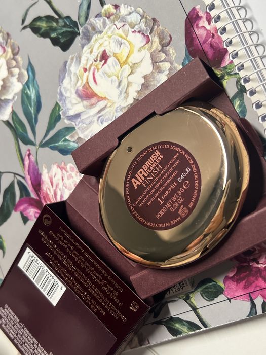 Puder Charlotte Tilbury odcien 1