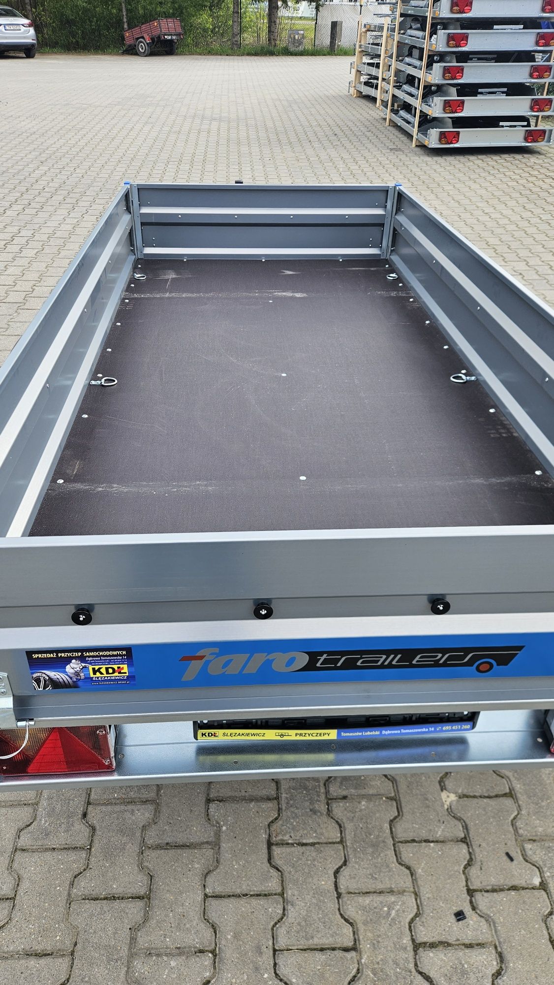 Przyczepa przyczepka Tractus Multi Flex 263x125x35 na resorach .