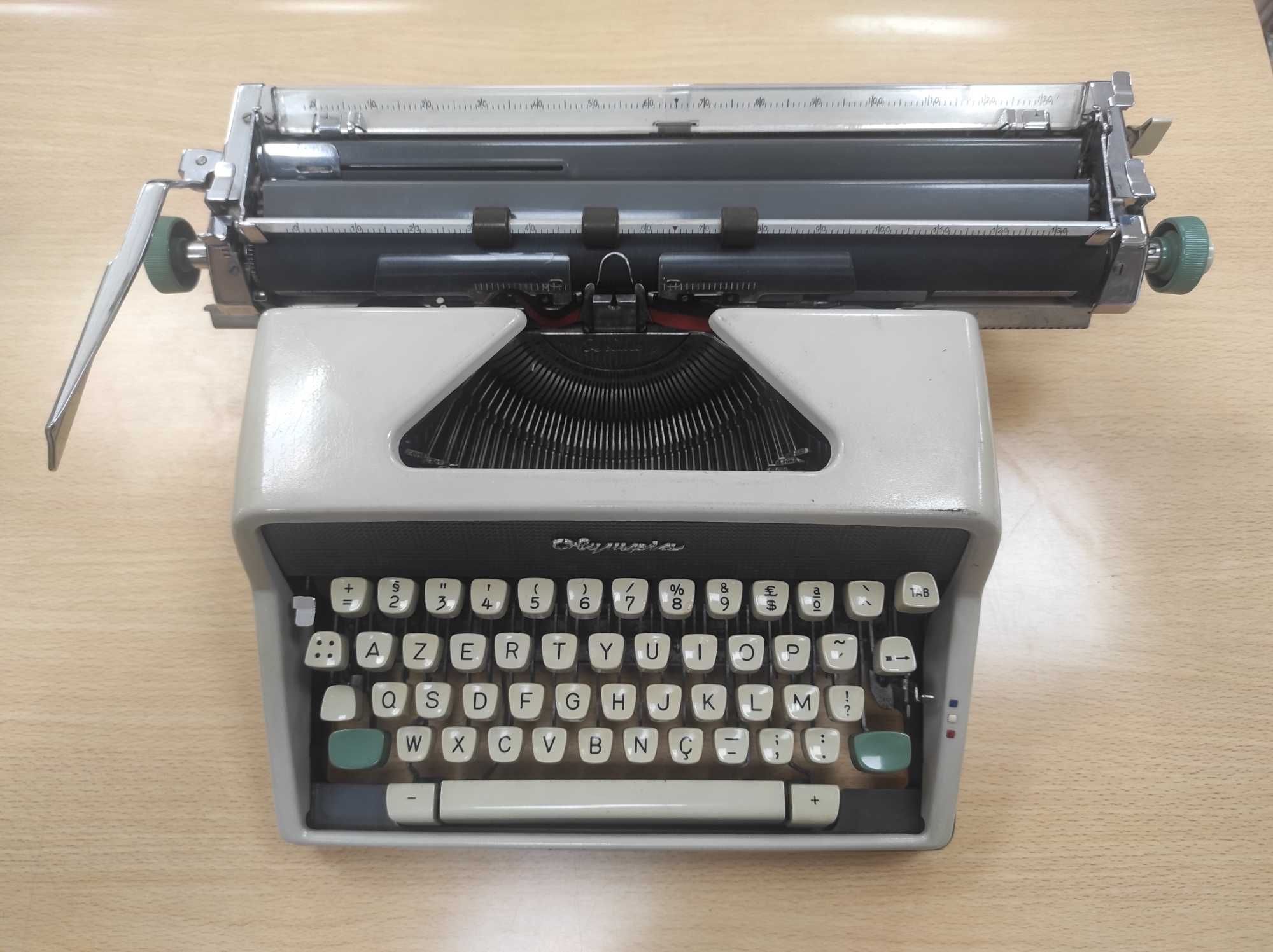 Máquina de escrever antiga