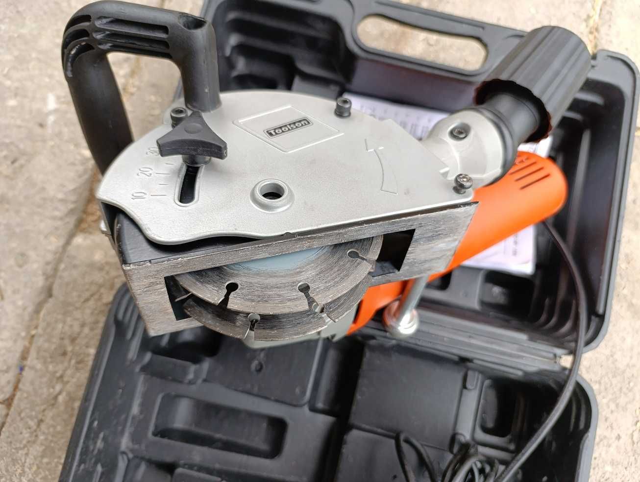 Bruzdownica Toolson PRO-MF 1320 moc 1320W 125MM walizka