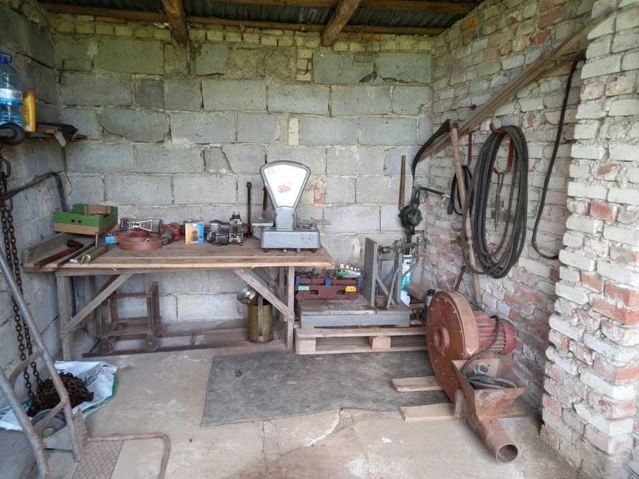 wyprzedaż garażowa, wagi, silnik, pompka, wentylator.