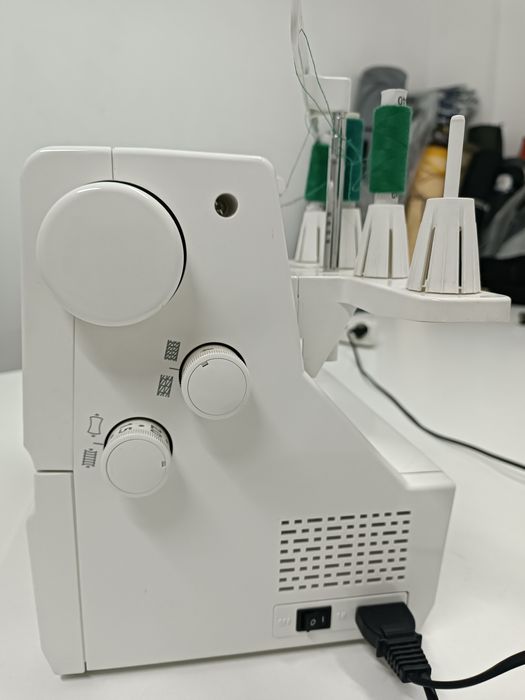 Розпошивальна машина JANOME Cover  Pro 7000 CPS