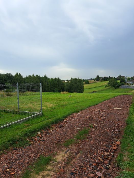 Sprzdam działkę budowlaną o pow. 1540 m2 w piątej linii zabudowy