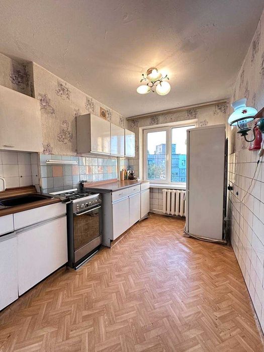 Продам 2-кімнатну квартиру на Набережній Перемоги, м. Дніпро