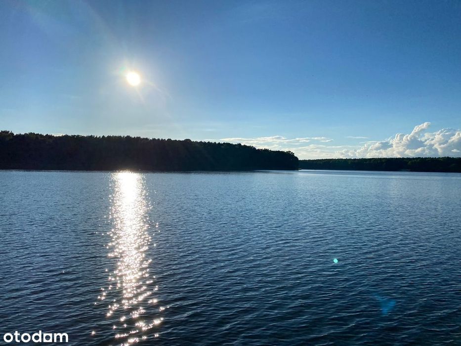 Ładna działka rekreacyjna nad jeziorem