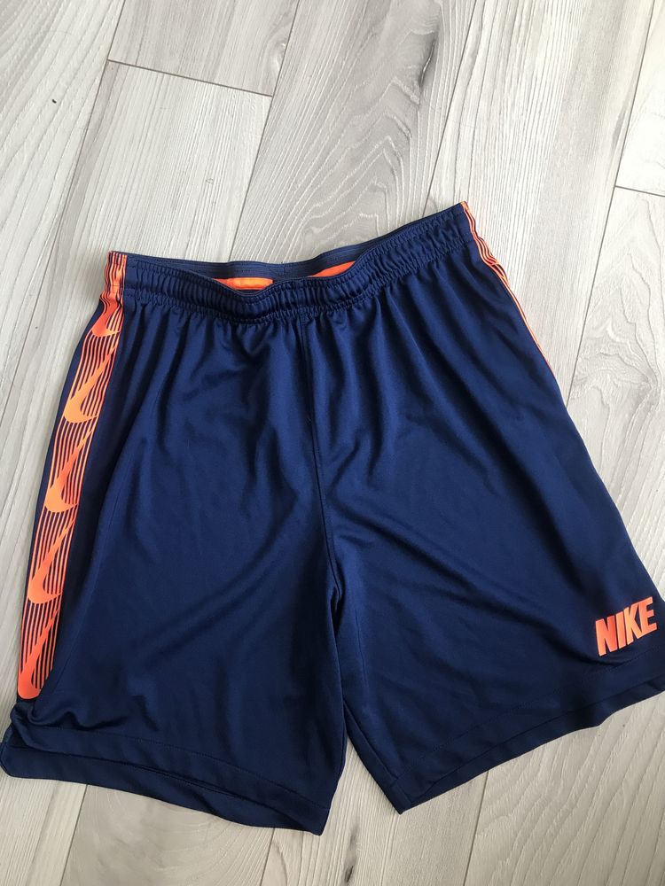 Продам шорти доя спорту , фітнесу  Nike dri- fit( m- l)