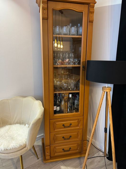 Zestaw mebli salonowych / komoda / witryna / szafa / PORZĄDNE