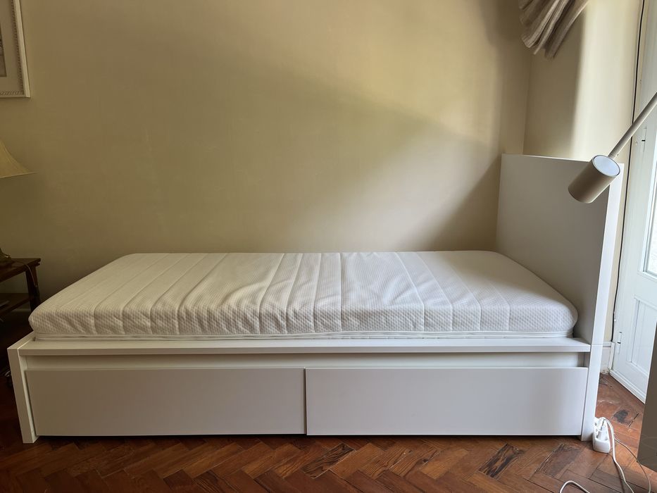Cama IKEA completa 90x200 | MALM + AÅKREHAMN + arrumação