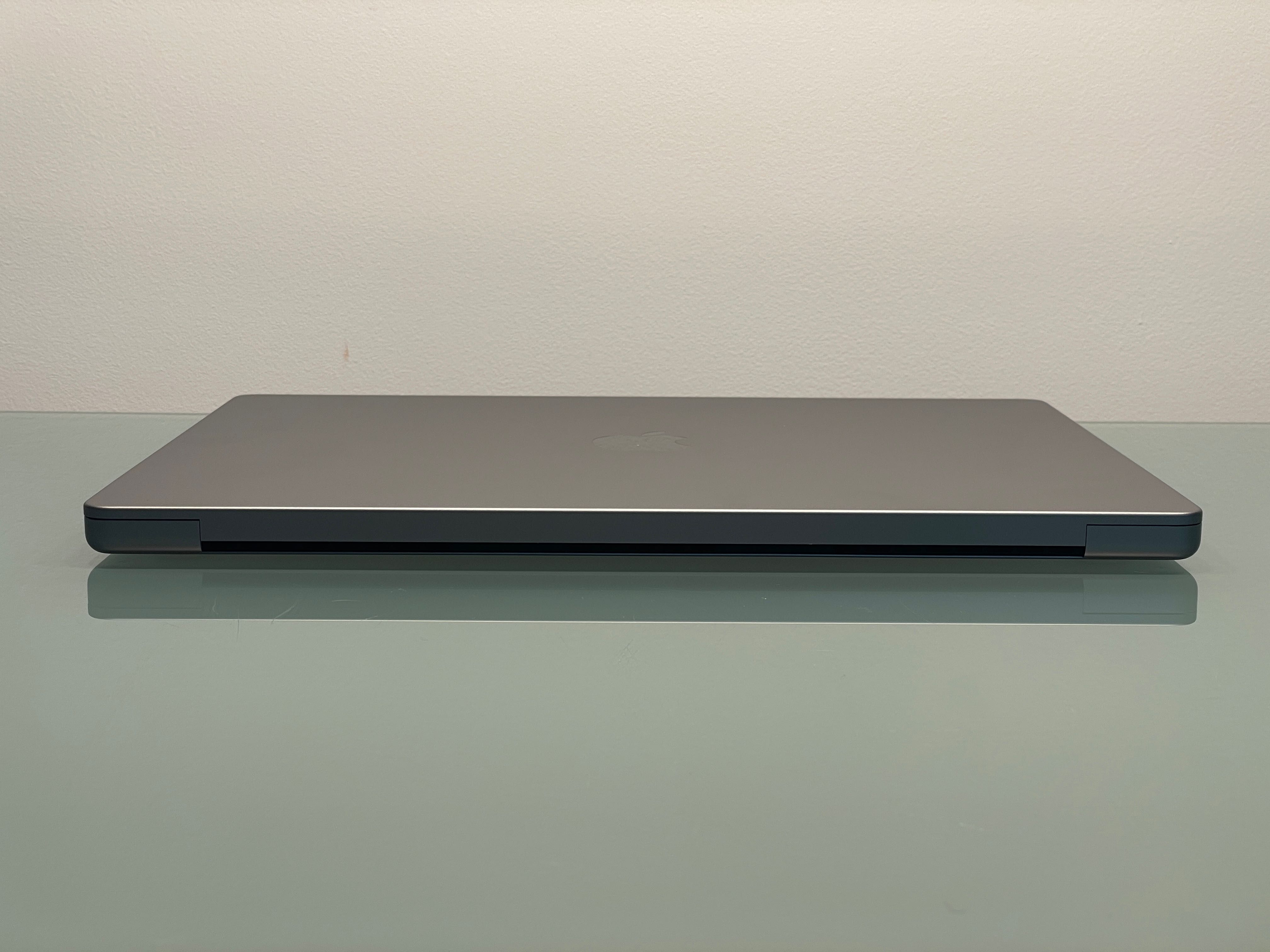 2021 MacBook Pro A2485 16" M1 PRO 32GB 512GB